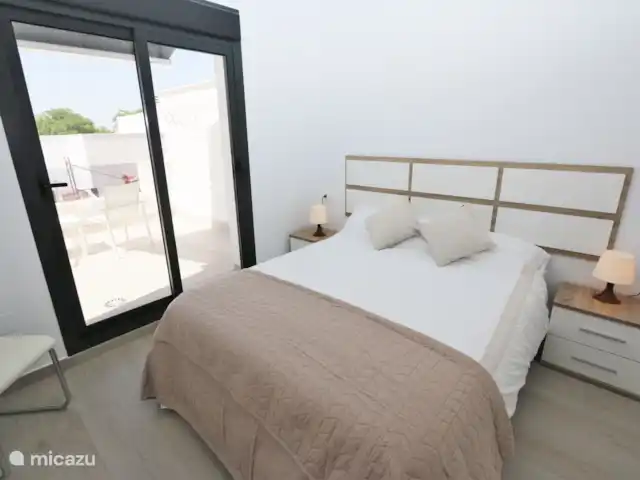 Casa de lujo con piscina privada en España, Costa Blanca, Pilar de la Horadada - casa vacacional Dormitorio con cama doble