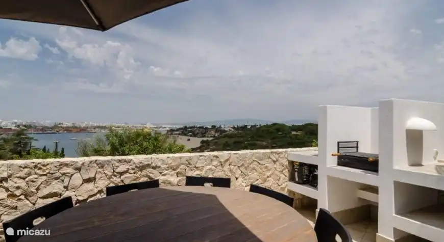 Zona de comedor en la terraza