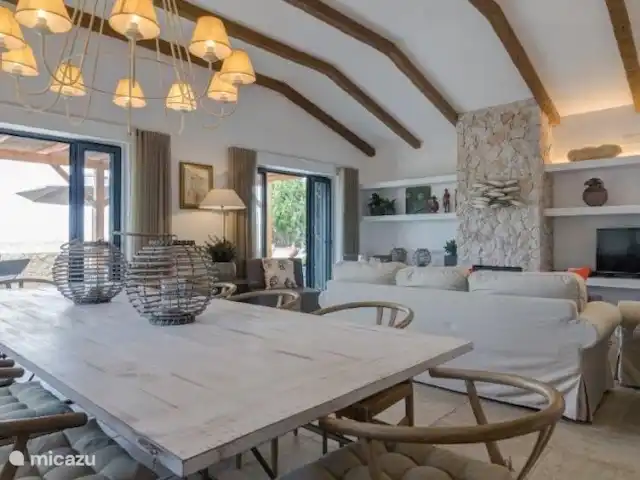 Casa Cohombo en Portugal, Algarve, Ferragudo  - villa Zona de comedor en la sala de estar