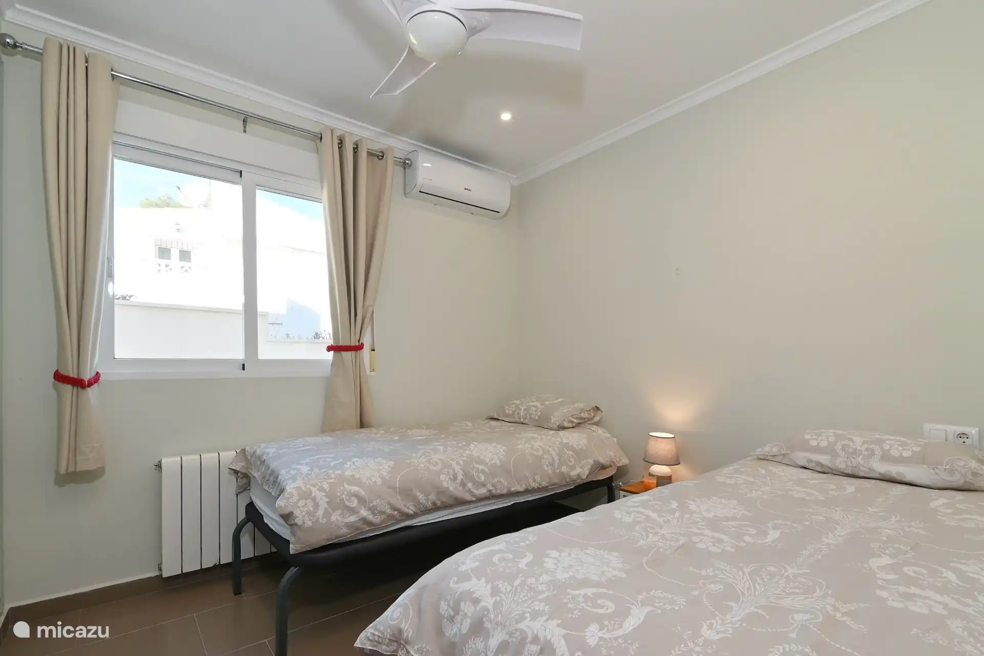 La plus petite chambre avec 2 lits -1 personne