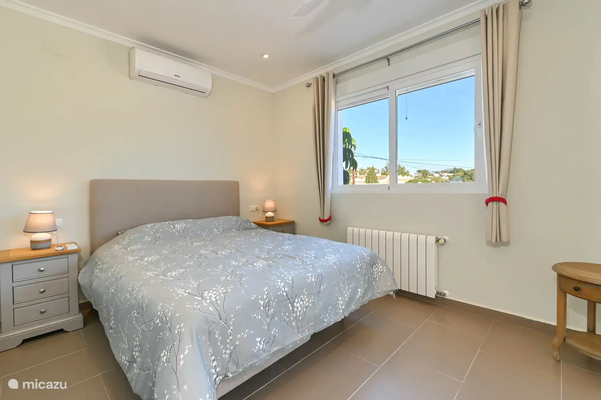 Chambre principale au rez-de-chaussée