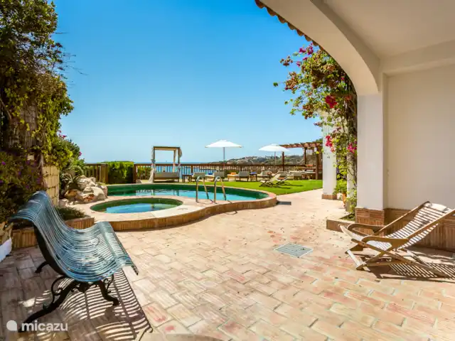 Pilar en Portugal, Algarve, Albufeira - villa