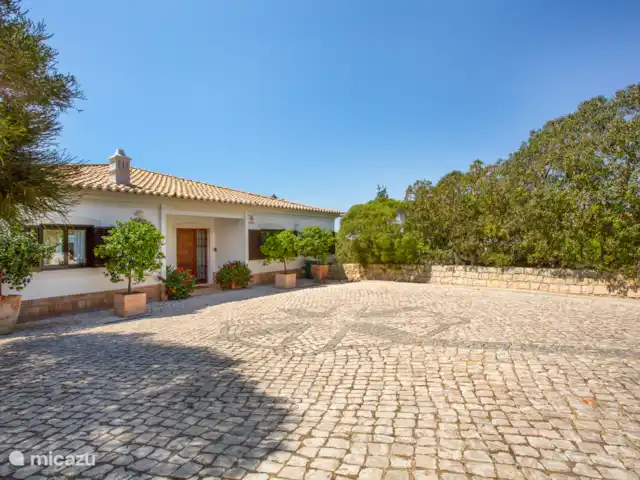 Pilar en Portugal, Algarve, Albufeira - villa