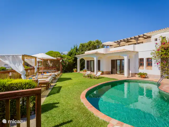 Pilar en Portugal, Algarve, Albufeira - villa