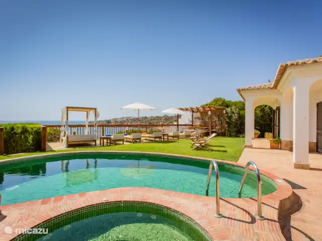 Pilar en Portugal, Algarve, Albufeira - villa