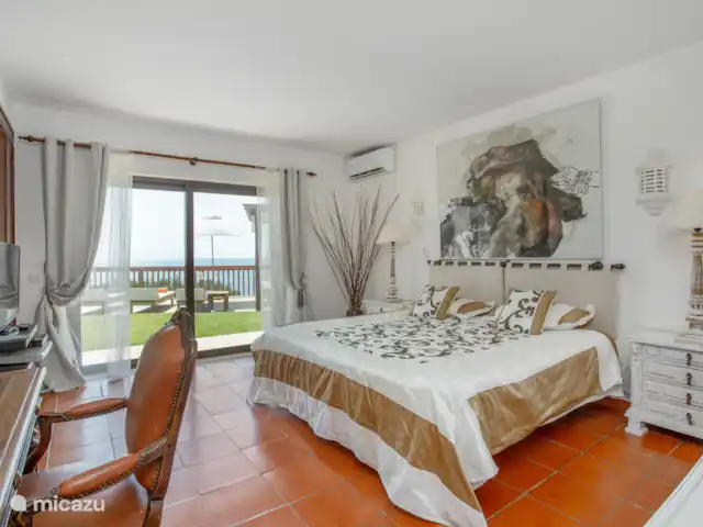 Pilar en Portugal, Algarve, Albufeira - villa