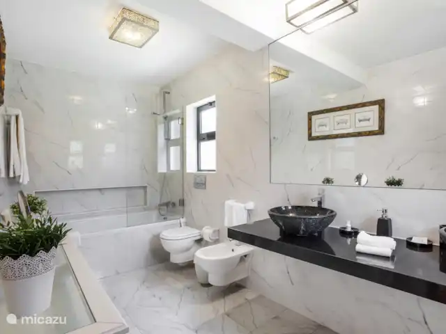 Pilar en Portugal, Algarve, Albufeira - villa