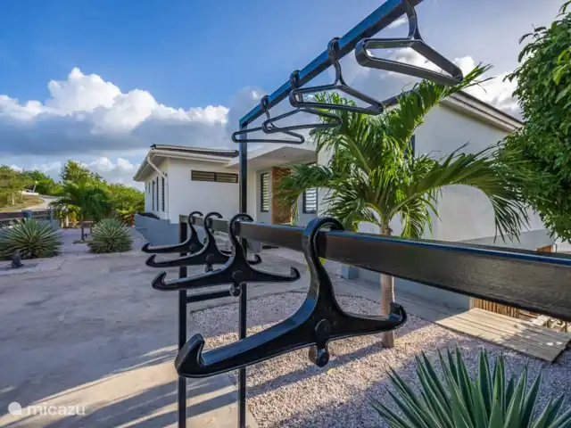 Votre propre station balnéaire privée CasAbao | Curaçao, Banda Abou (ouest), Cas Abao - villa Support spécial pour accrocher votre matériel de plongée