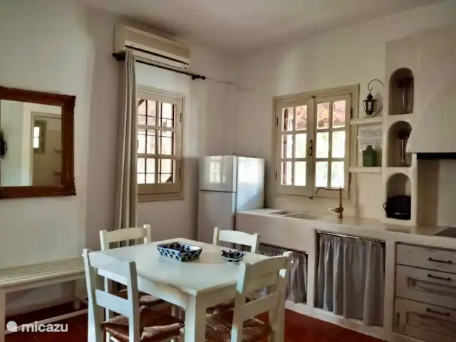 pension / guesthouse / privékamer huren in Griekenland, Pilion, Platania – Villa Katerina - Aias Villa Katerina - Aias Studio- eethoek en keuken