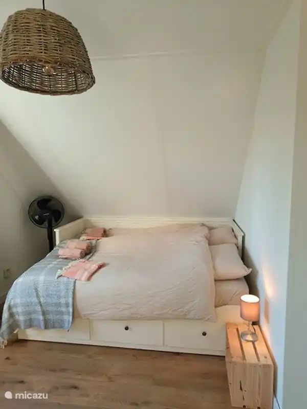 Schlafzimmer 2 mit 1 Doppelbett (2x 80x200)