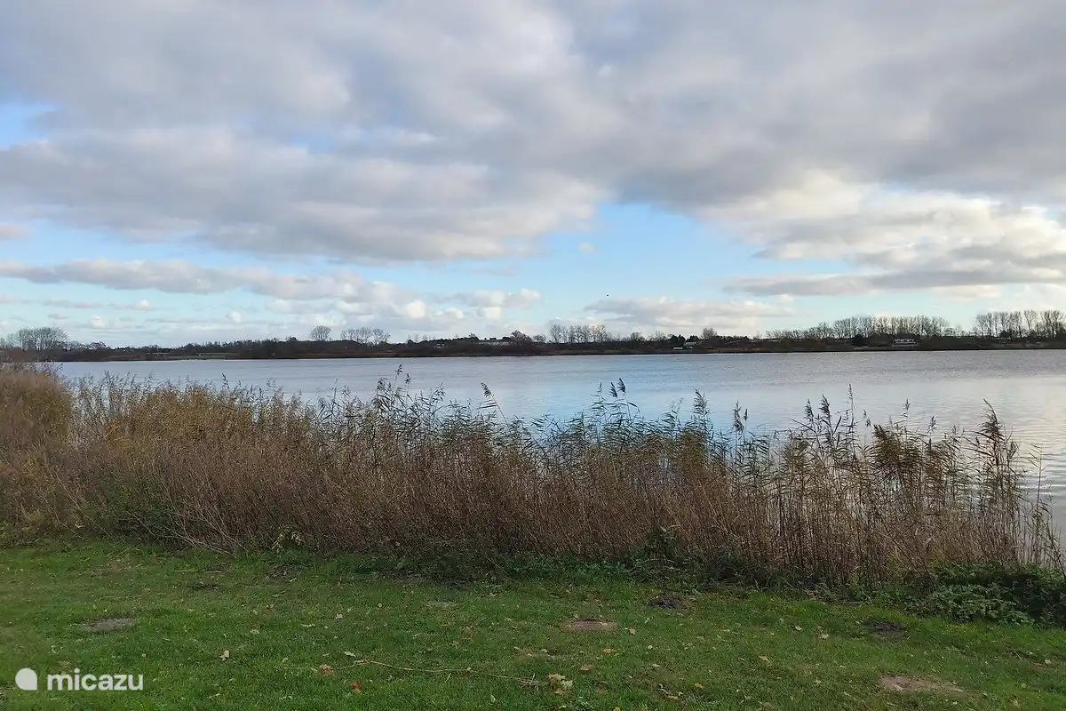 Der Oosterduinse-See ist zu Fuß erreichbar