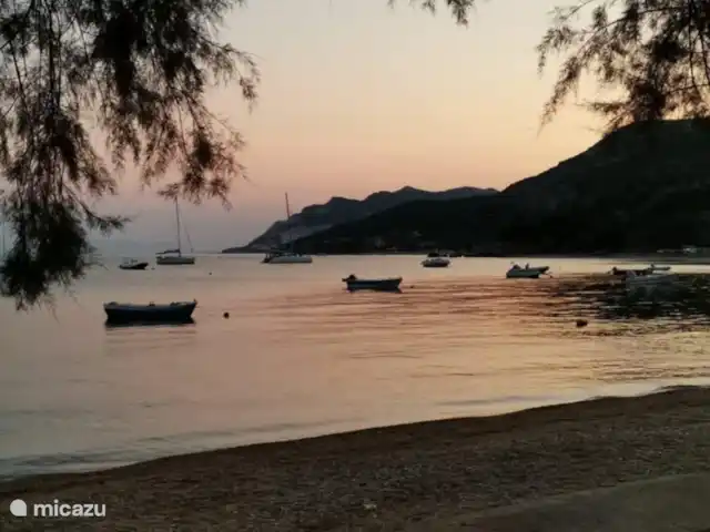 Location de Vacances Grèce, Pelion, Platania, pension / maison d’hôtes / chambre privée - Villa Katerina - Agamemnon  Villa Katerina - Village de Platanias - Pélion Grèce