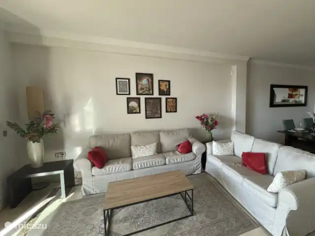 Finca San Antonio - Luxe Appartement huren in Spanje, Andalusië, Mijas - appartement De inrichting ademt rust en sfeer. Een groot deel van het meubilair is recent vernieuwd, wat de ruimte een frisse, eigentijdse uitstraling geeft. Stijlvolle accenten maken het geheel helemaal af.