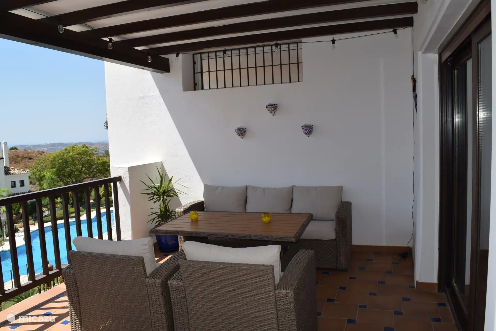 Hemos reformado completamente la terraza, convirti&#233;ndola en un lugar atractivo y confortable