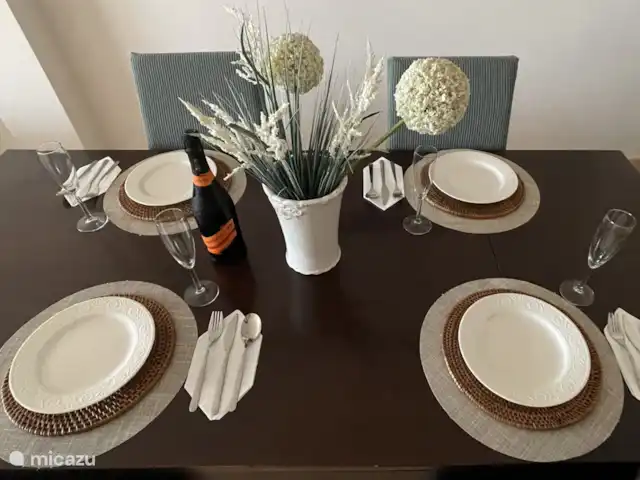 Finca San Antonio - Luxe Appartement huren in Spanje, Andalusië, Mijas - appartement Wanneer het buiten een keer wat minder is, biedt deze knusse ruimte een perfect toevluchtsoord. Geniet van een heerlijke maaltijd in een warme sfeer, ongeacht het seizoen.