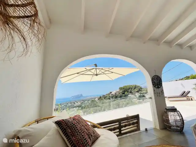 Location de Vacances Espagne, Costa Blanca, Moraira, villa - Villa Charlotte Pergola avec vue. Idéal pour lire tranquillement un livre, ou simplement rêver.