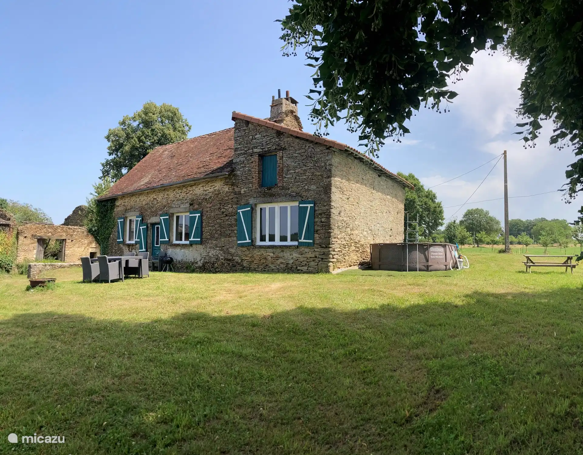 En resumen: la casa perfecta para disfrutar de unas vacaciones relajantes solo, en familia o con amigos en medio de La Douce, Francia.