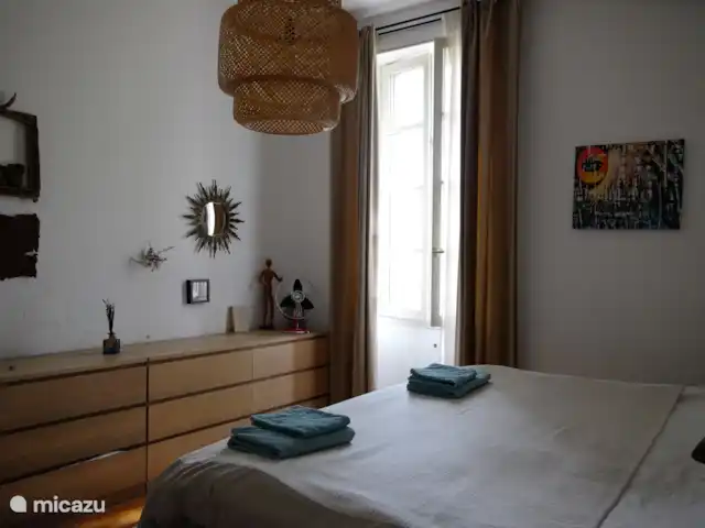 La Grande Maison de Migou | France, Tarn-et-Garonne, Larrazet - manoir / château Chambre 3 avec un beau grand lit double.