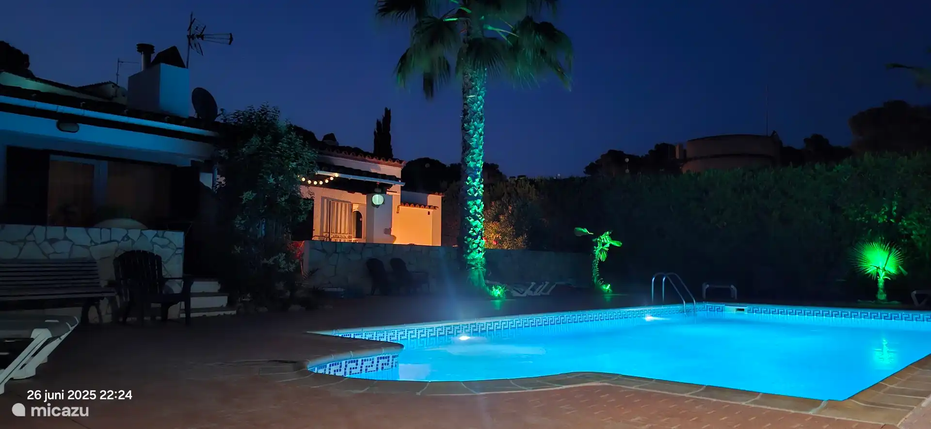 Das Schwimmbad am Abend