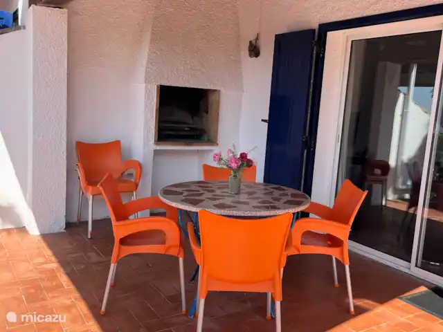 Location de Vacances Espagne, Costa Brava, L'Estartit, bungalow - Palmeras Estartit C La terrasse spacieuse avec barbecue intégré