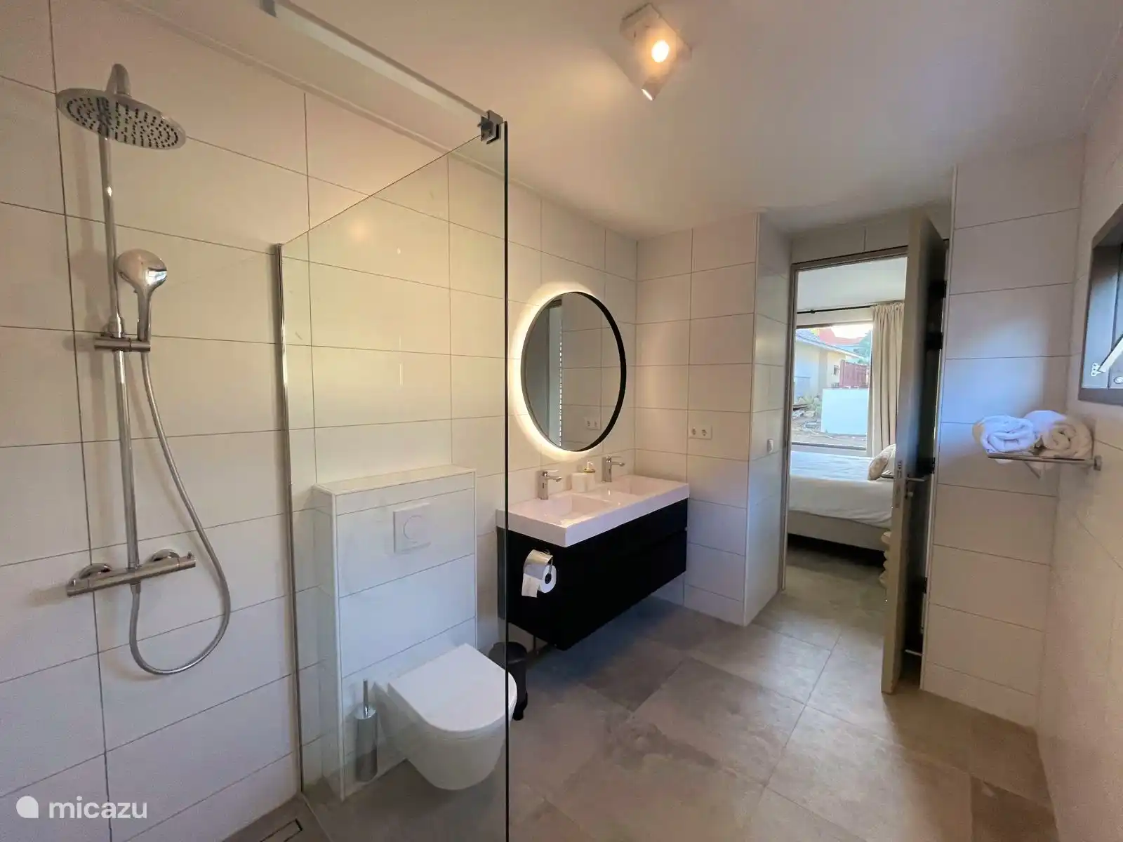 Badkamer Masterbedroom begane grond