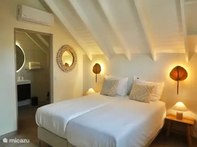Location de Vacances Curaçao, Curaçao-Centre, Blue Bay, villa - Villa Jazmyn 26@Blue Bay Curaçao Chambre à l’étage avec lit double ou 2 lits simples