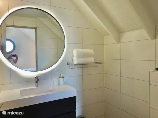 Location de Vacances Curaçao, Curaçao-Centre, Blue Bay, villa - Villa Jazmyn 26@Blue Bay Curaçao Salle de bain à l’étage