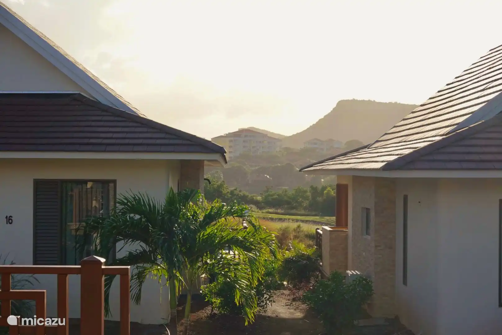 Uitzicht op de Golfbaan Blue Bay Beach & Golf Resort