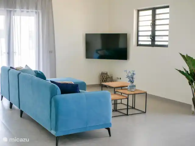 Groot luxe penthouse met jacuzzi huren in Curaçao, Curacao-Midden, Willemstad - appartement tv hoek