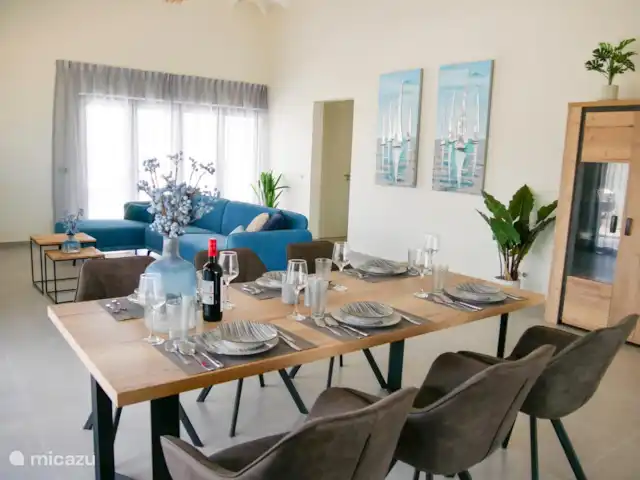 Groot luxe penthouse met jacuzzi huren in Curaçao, Curacao-Midden, Willemstad - appartement zit hoek