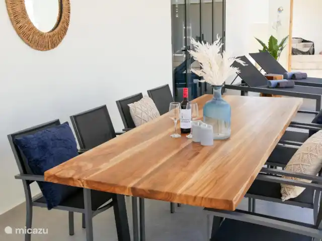 Groot luxe penthouse met jacuzzi huren in Curaçao, Curacao-Midden, Willemstad - appartement grote 8 persoons tafel