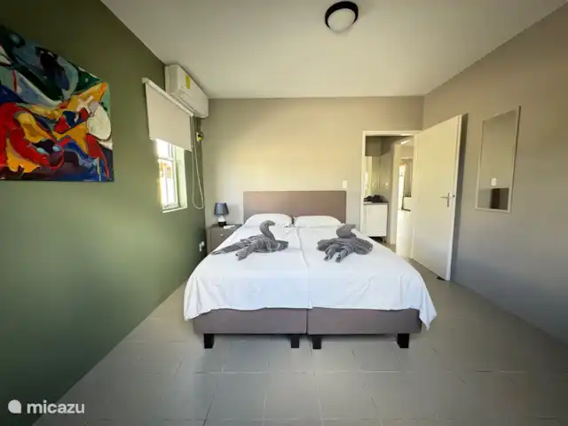 Kas Felis huren in Curaçao, Curacao-Midden, Santa Rosa-Scherpenheuvel - vakantiehuis Slaapkamer 2 voorzien van 2-persoons boxspringbed en airconditioning