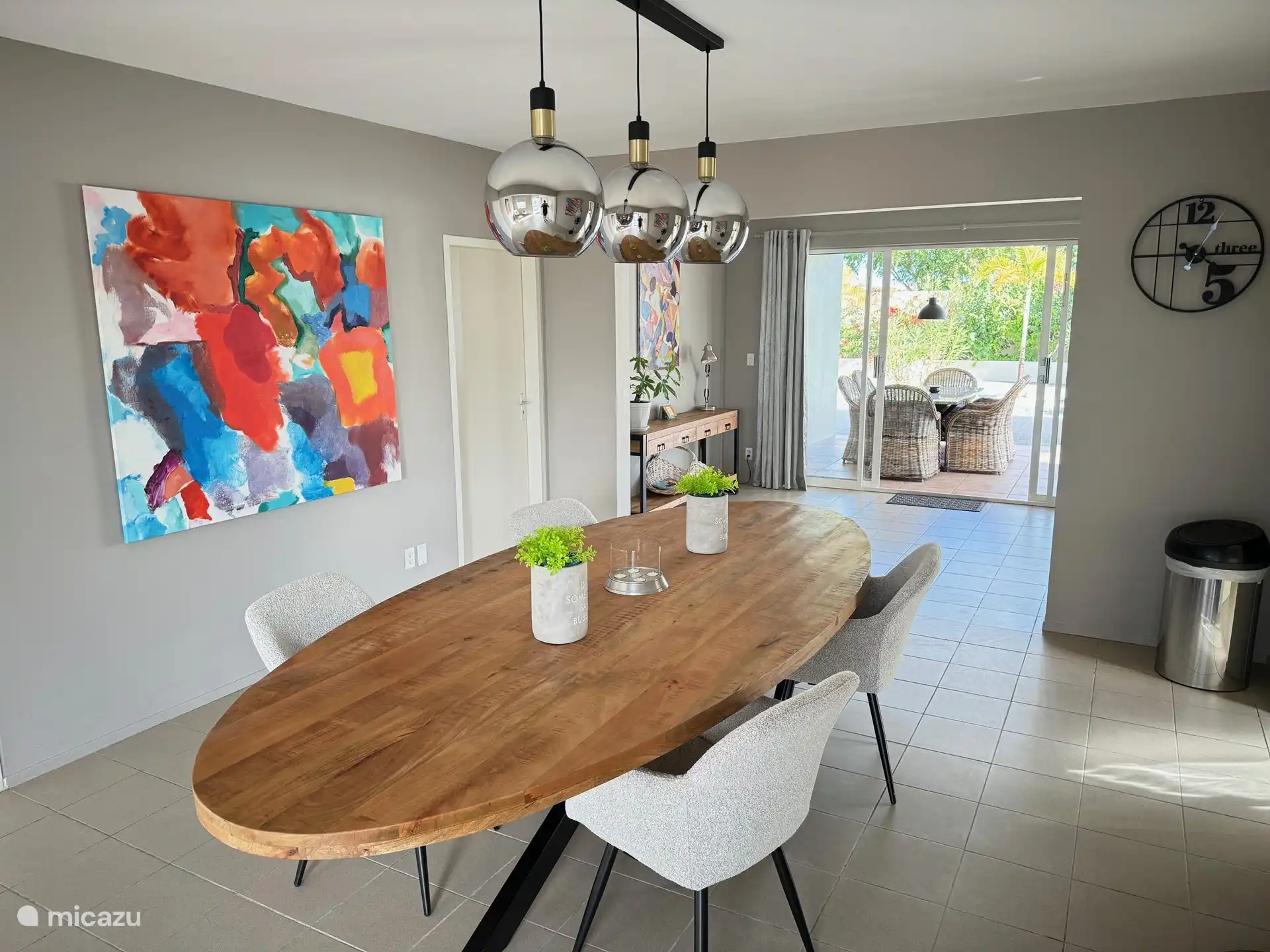 Salon spacieux et confortable