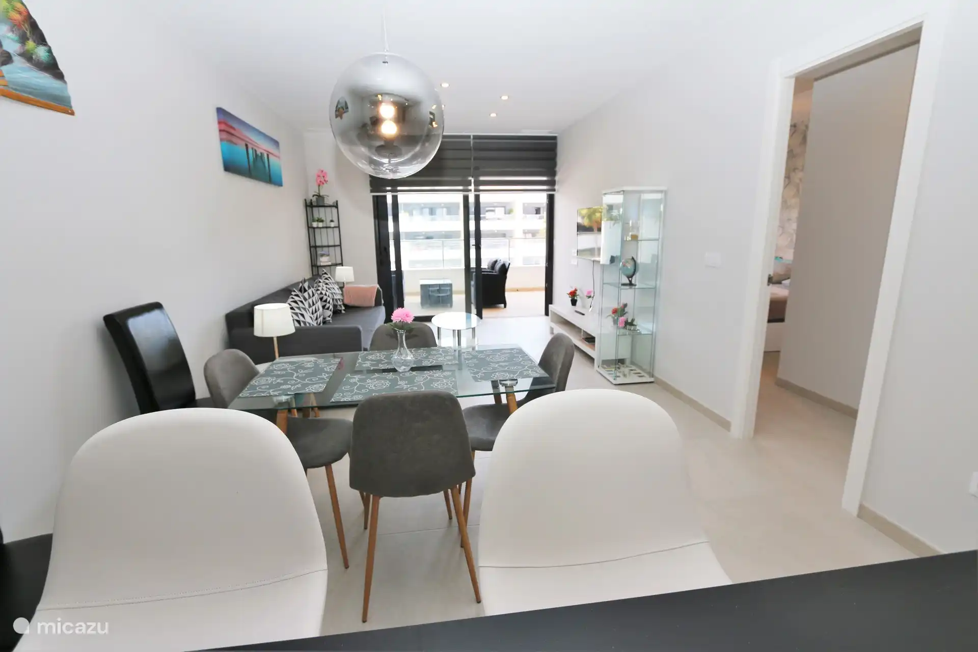Kitchen, dining area and living room