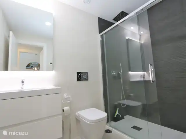 Flamenca Village met groot balkon huren in Spanje, Costa Blanca, Orihuela Costa - appartement Badkamer met inloopdouche