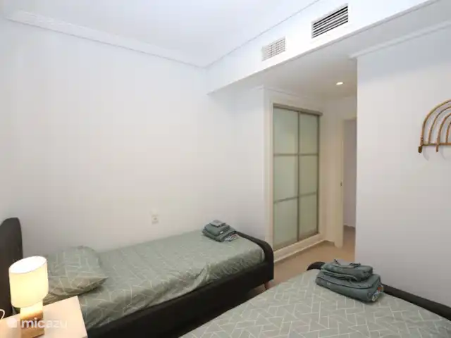 Location de Vacances Espagne, Costa Blanca, Orihuela Costa, appartement - Spacieux et relaxant avec spa et remise en forme Chambre avec deux lits simples
