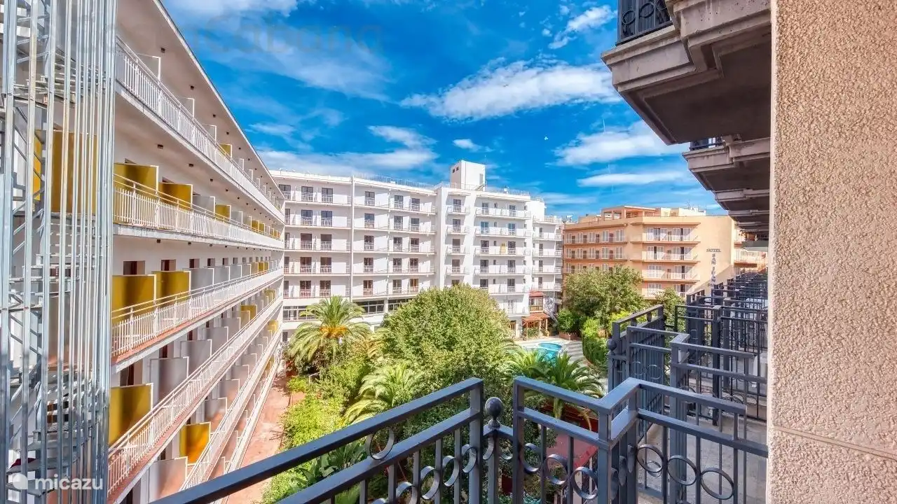 Schöne helle Wohnung mit Balkon und Gemeinschaftspool im Zentrum von Lloret!