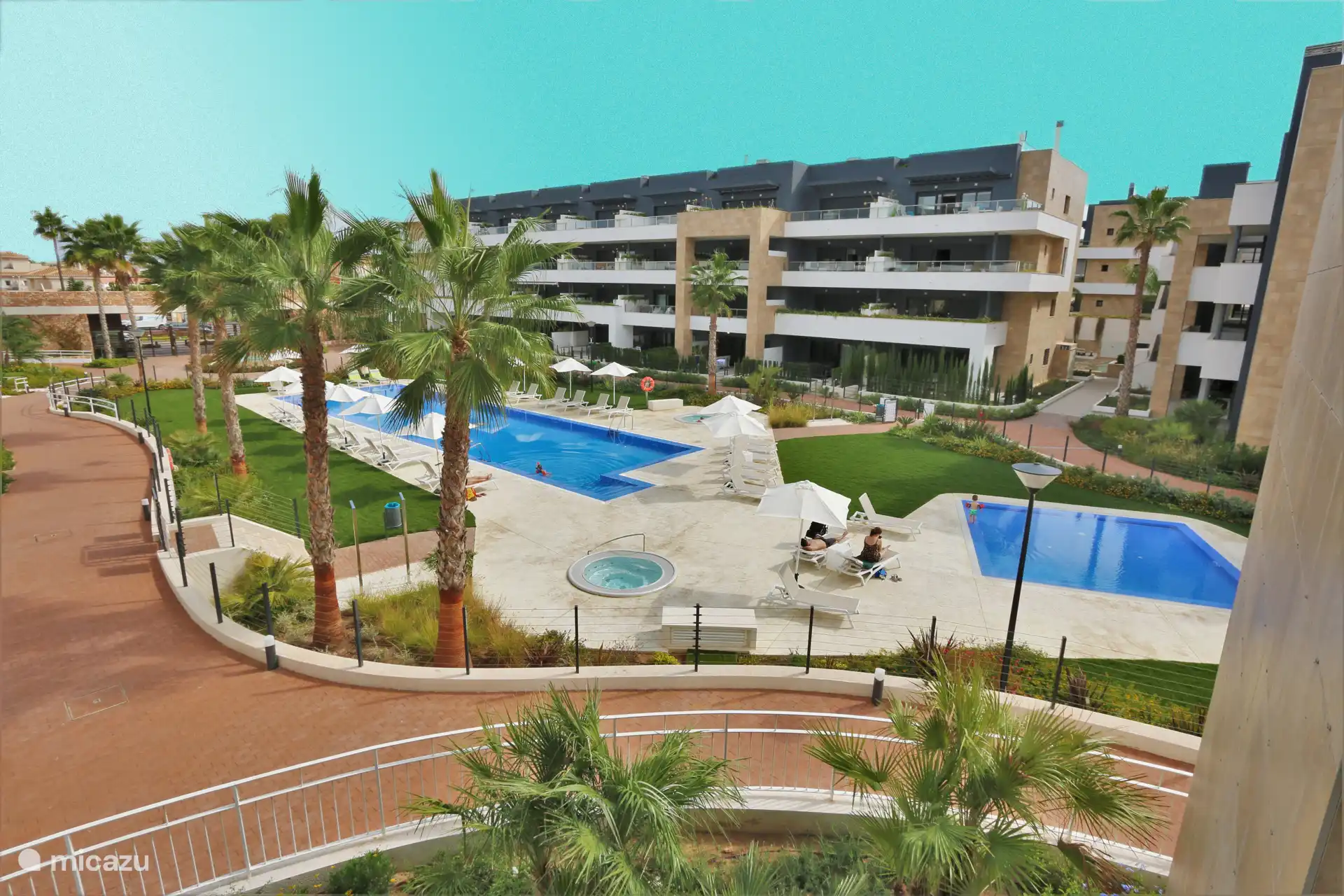 Sol de invierno, España, Costa Blanca, Orihuela Costa, apartamento Piso de 3 habitaciones en Flamenca Village