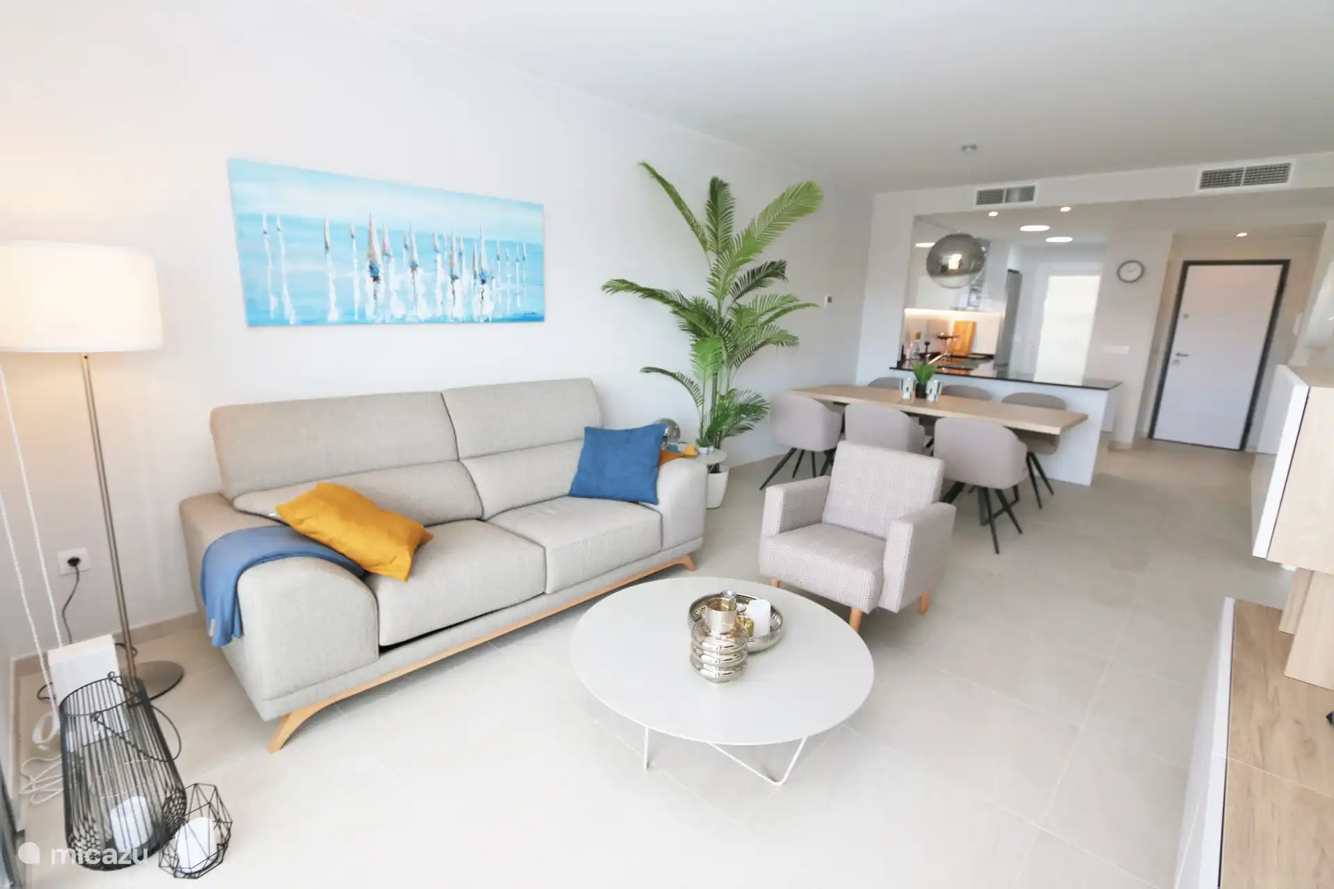 Cocina, comedor y sala de estar