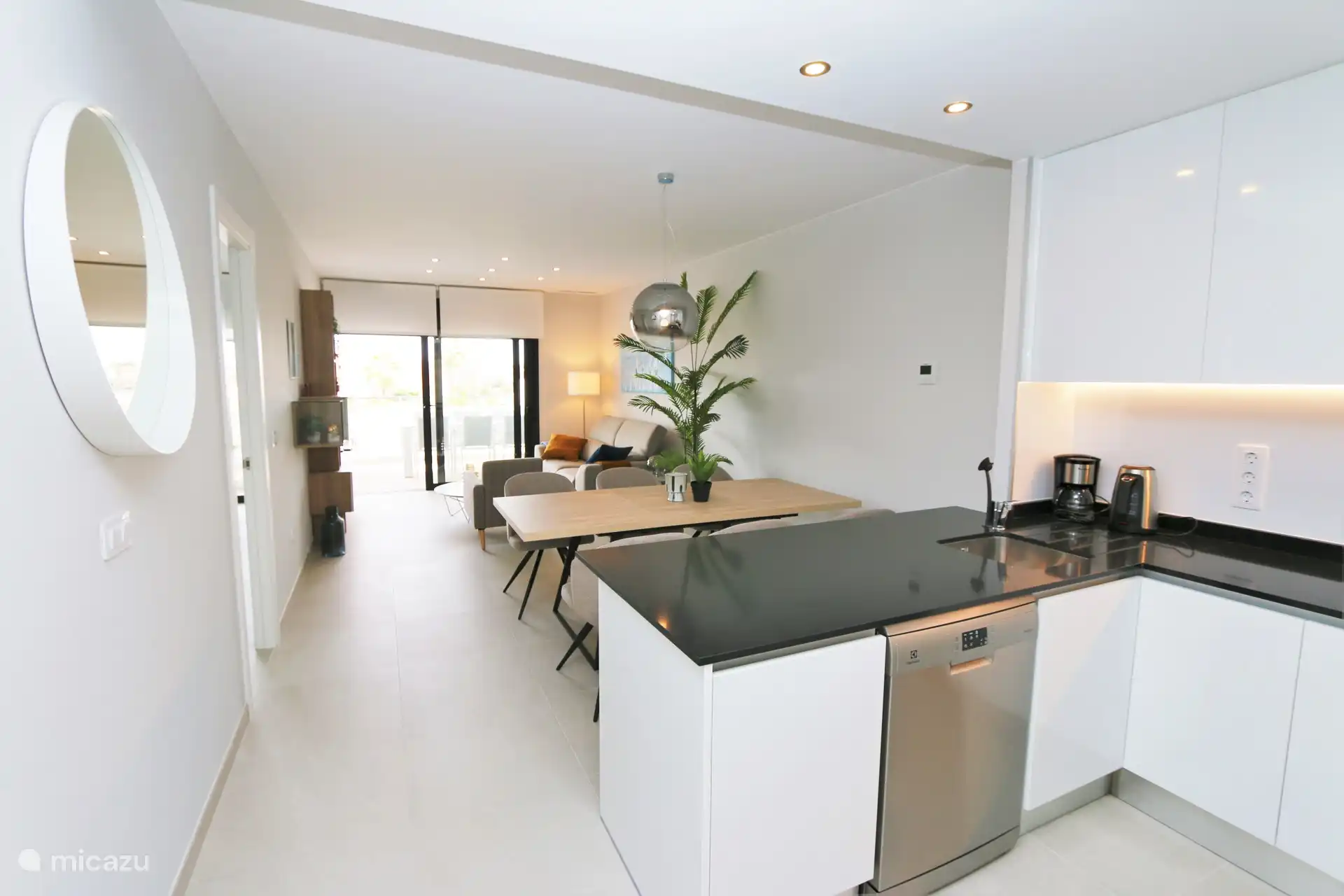 Cocina, comedor y sala de estar