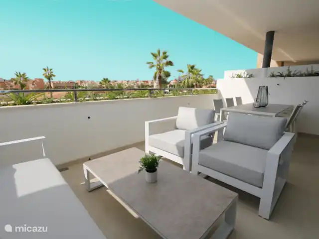 Appartement de 3 pièces à Flamenca Village | Espagne, Costa Blanca, Orihuela Costa - appartement Balcon avec salon et table