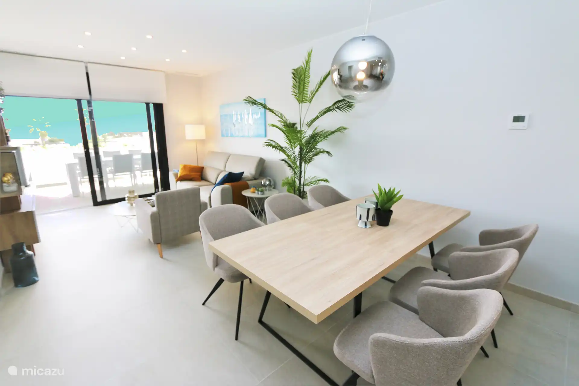 Cocina, comedor y sala de estar