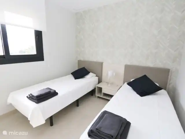 Appartement de 3 pièces à Flamenca Village | Espagne, Costa Blanca, Orihuela Costa - appartement Chambre avec deux lits simples