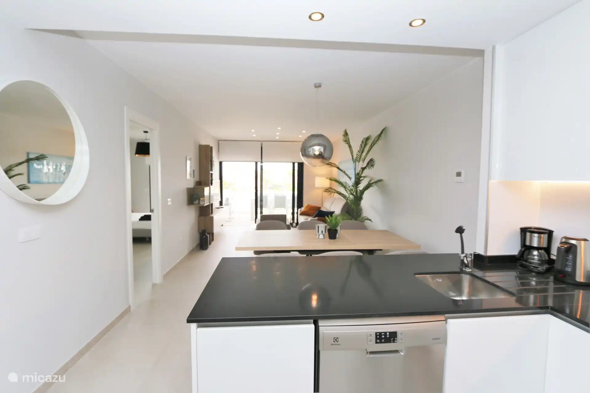 Cocina, comedor y sala de estar