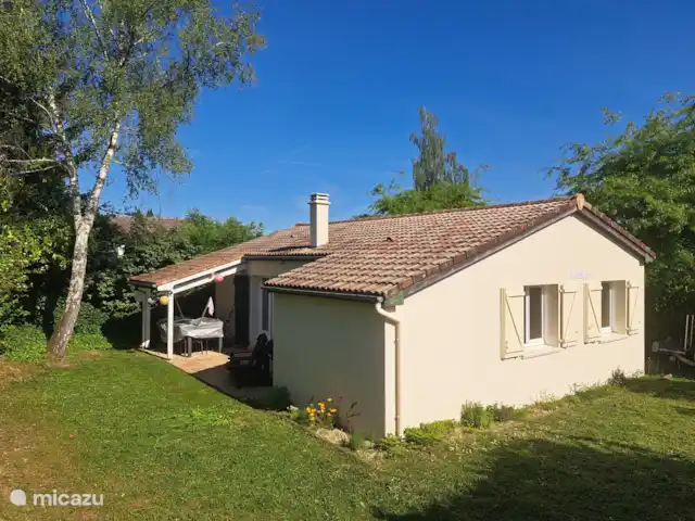Location de Vacances France, Charente, Écuras, maison de vacances - Le Chat 217 Le Camelot Location de Vacances France, Charente, Écuras, maison de vacances - Le Chat 217 Le Camelot