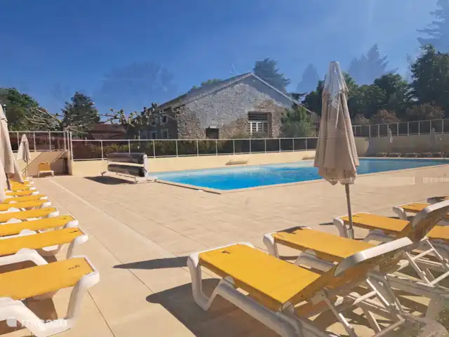 Location de Vacances France, Charente, Écuras, maison de vacances - Le Chat 217 Le Camelot Piscine le Chat