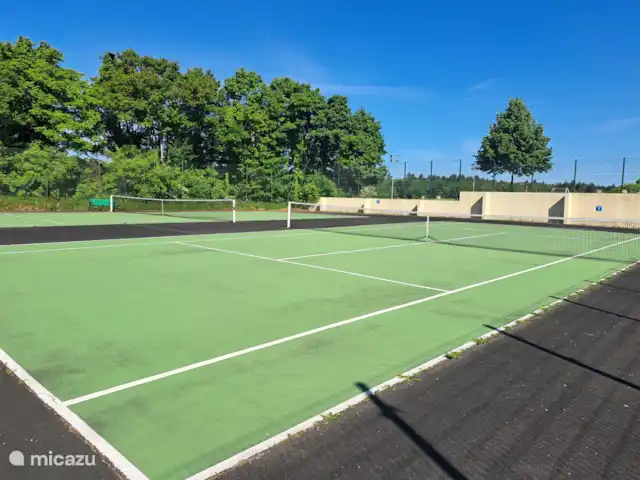 Location de Vacances France, Charente, Écuras, maison de vacances - Le Chat 217 Le Camelot Tennis court le Chat