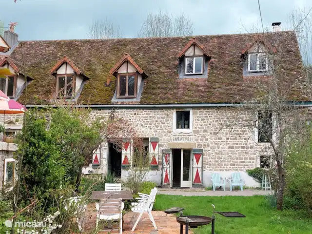 Moulin Fouché | Le Moulin | France, Côte-d'Or, Arnay-le-Duc - gîte / cottage Le Gîte Le Moulin est situé dans la partie droite du bâtiment principal