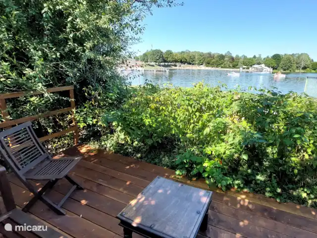Moulin Fouché | Le Moulin | France, Côte-d'Or, Arnay-le-Duc - gîte / cottage Terrasse avec vue sur le lac