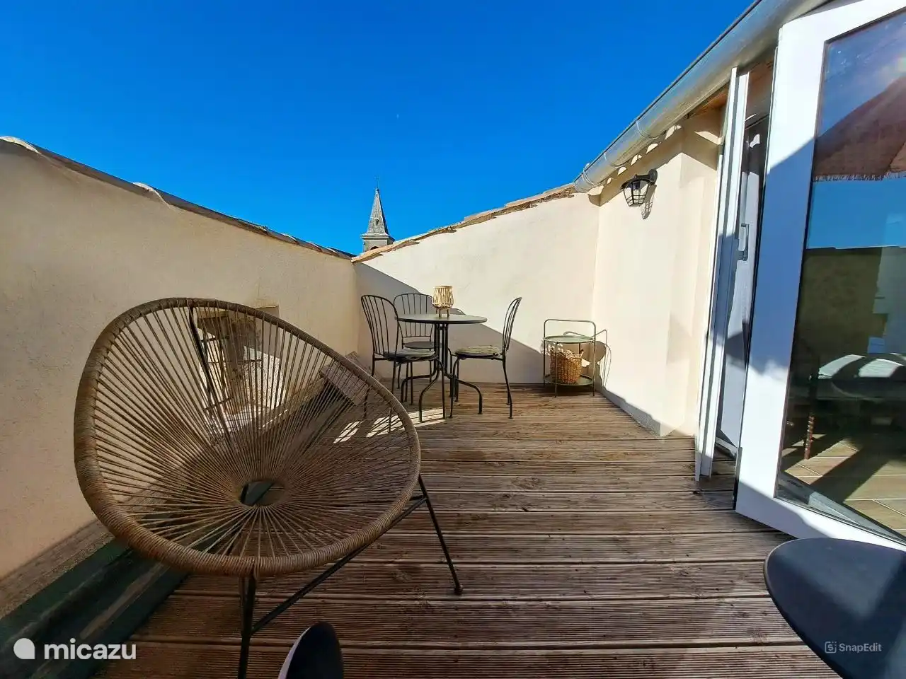 Geräumige private Terrasse